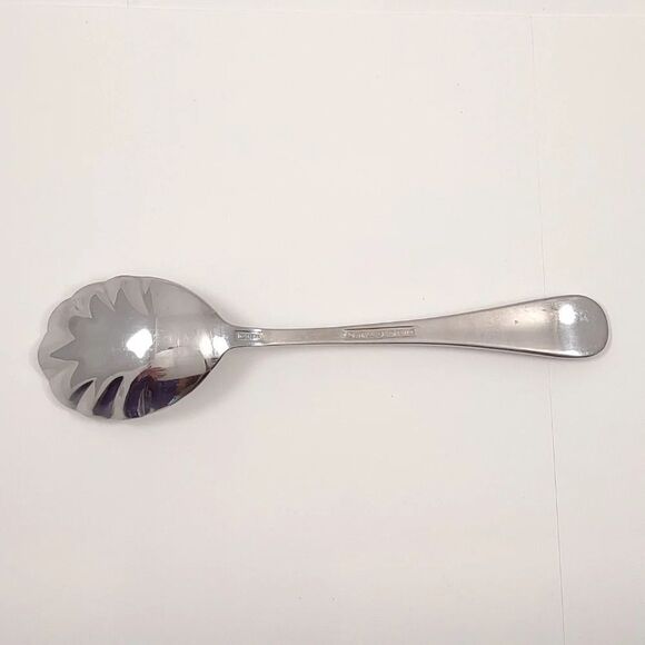WALLACE Hartford Pattern scalloped Spoon Sugar Shell Spoon 18/10 - Picture 8 of 11